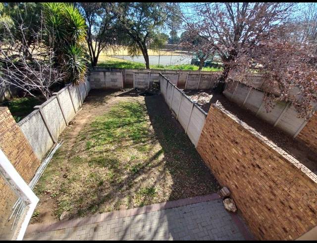 3 BEDROOM TOWNHOUSE FOR SALE IN SASOLBURG EXT 2